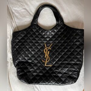YSL ICARE MAXI SHOPPING BAG IN QUILTED
LAMBSKIN